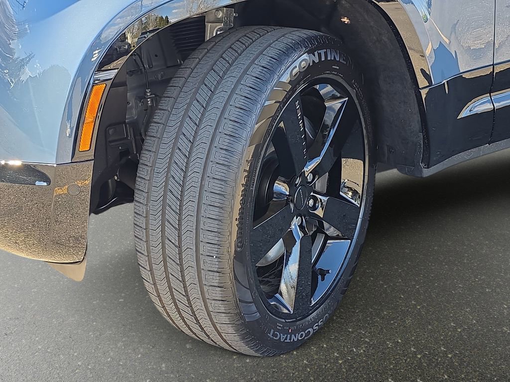 New 2026 Land Rover Defender 110 X-Dynamic SE image 33