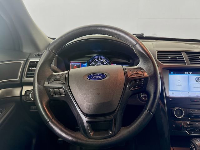 Used 2018 Ford Explorer XLT AWD/4WD image 23