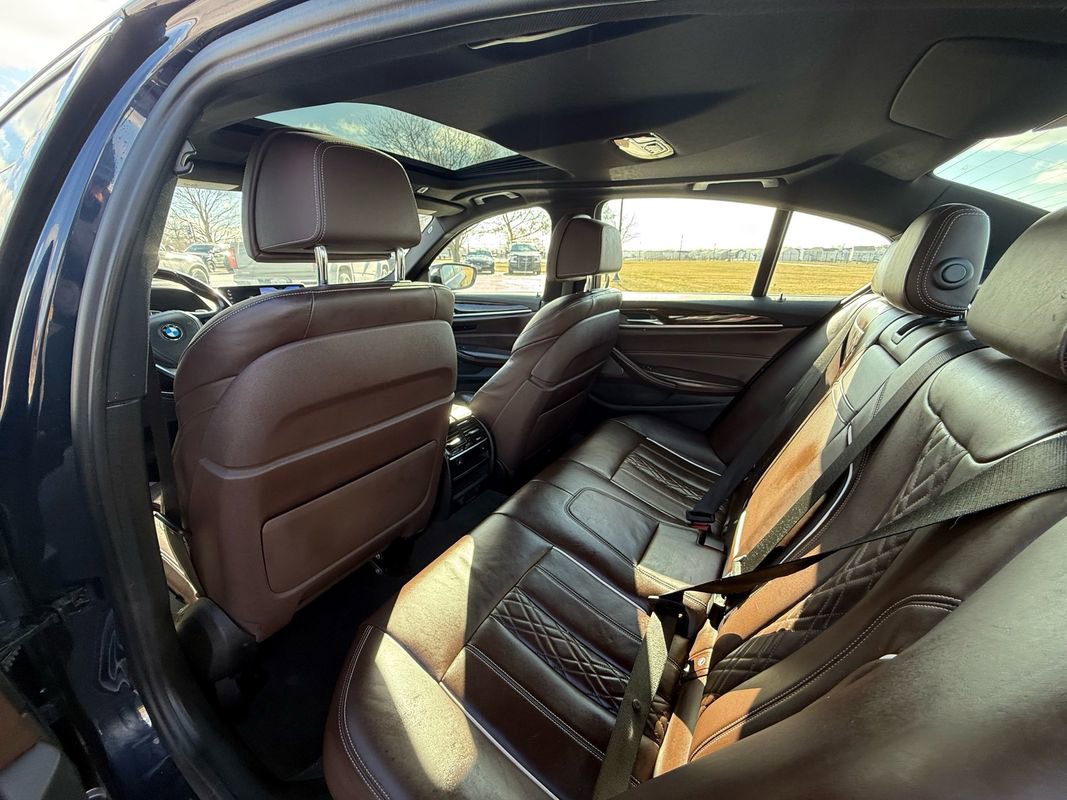 Used 2017 BMW 540i xDrive image 12