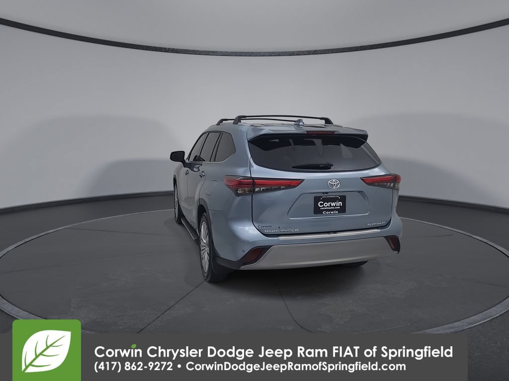 Used 2023 Toyota Highlander Platinum FWD image 12
