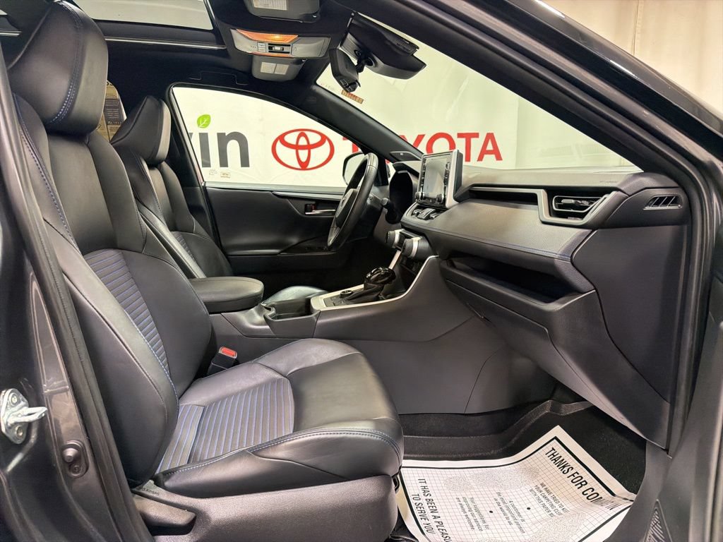 Used 2021 Toyota RAV4 XSE AWD/4WD image 10