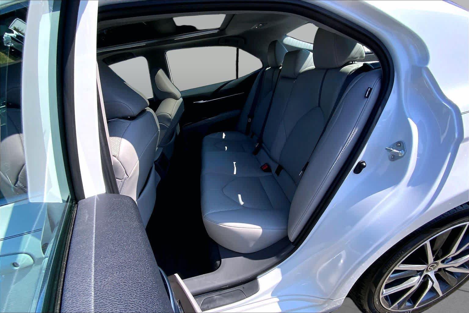 Used 2023 Toyota Camry XLE w/ Navigation Package FWD image 21