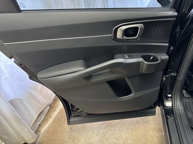 Used 2023 Kia Sorento S w/ Panoramic Sunroof Package image 24