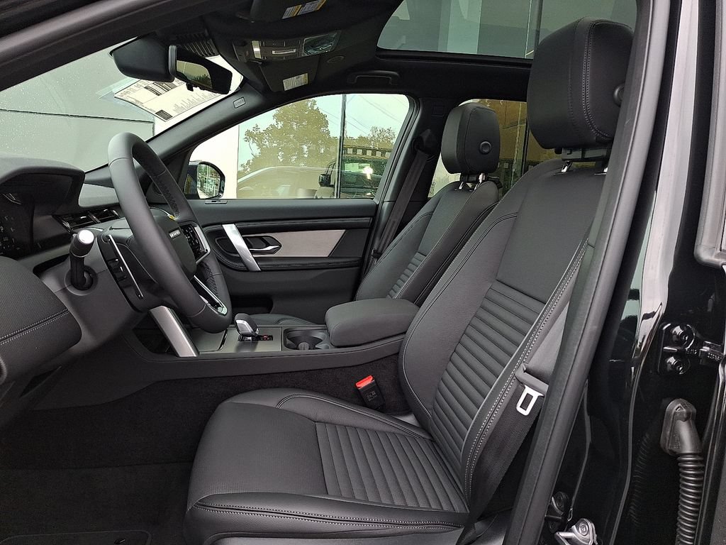 New 2026 Land Rover Discovery Sport Landmark AWD/4WD image 7