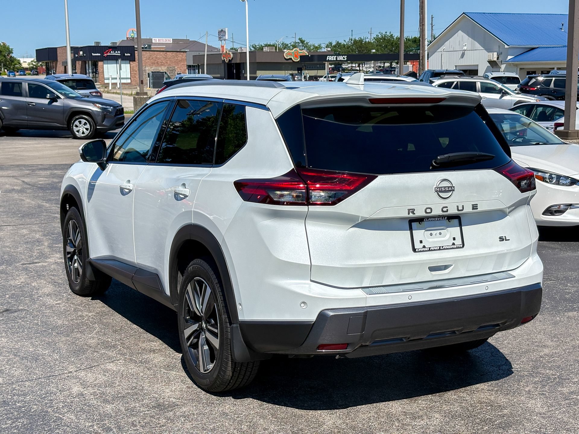 Used 2025 Nissan Rogue SL w/ SL Premium Package FWD image 13
