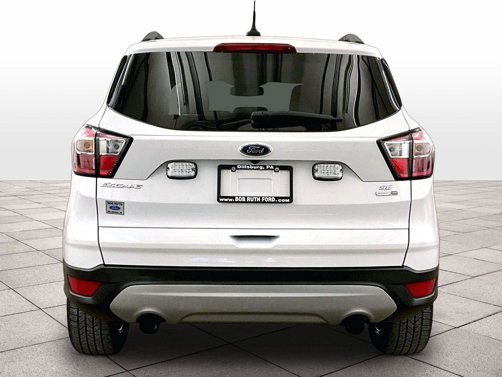 Used 2018 Ford Escape SE w/ Ford Safe & Smart Package image 4