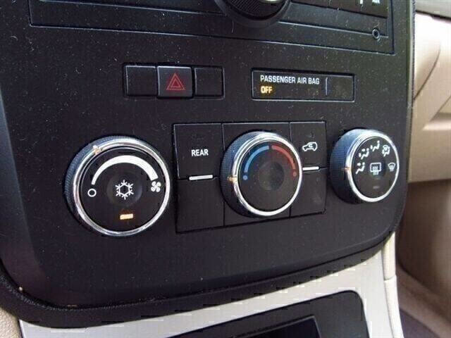 Used 2009 Saturn Outlook XE w/ Convenience Package image 16