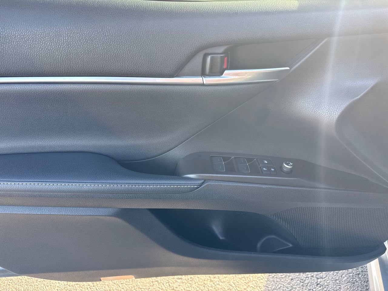 Used 2021 Toyota Camry XSE image 16