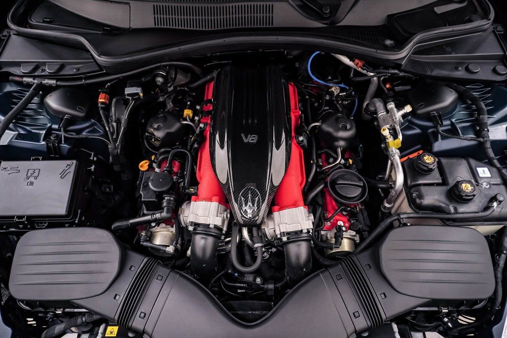 Used 2024 Maserati Ghibli Trofeo image 32