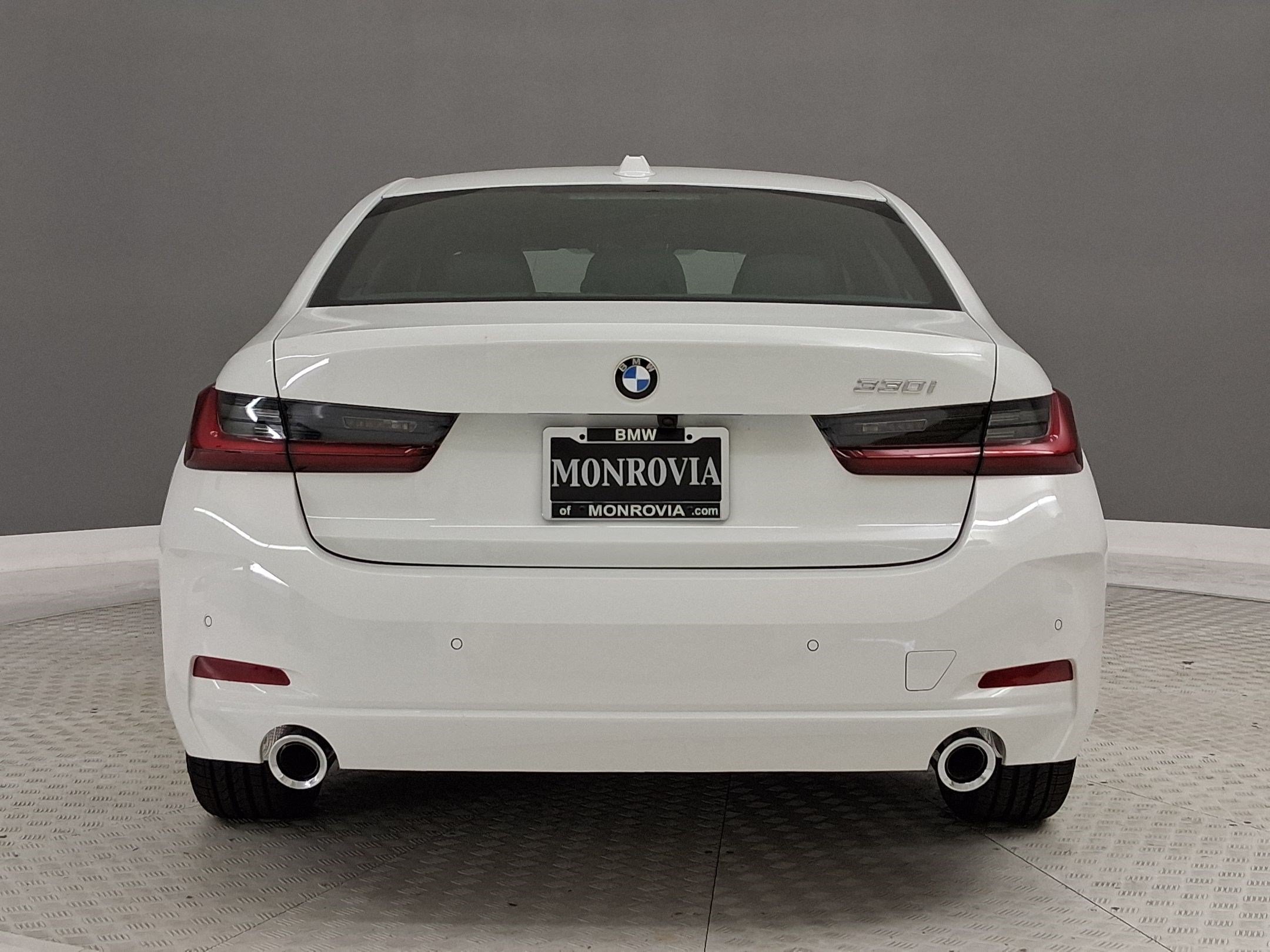 New 2026 BMW 330i Sedan w/ Convenience Package RWD image 10