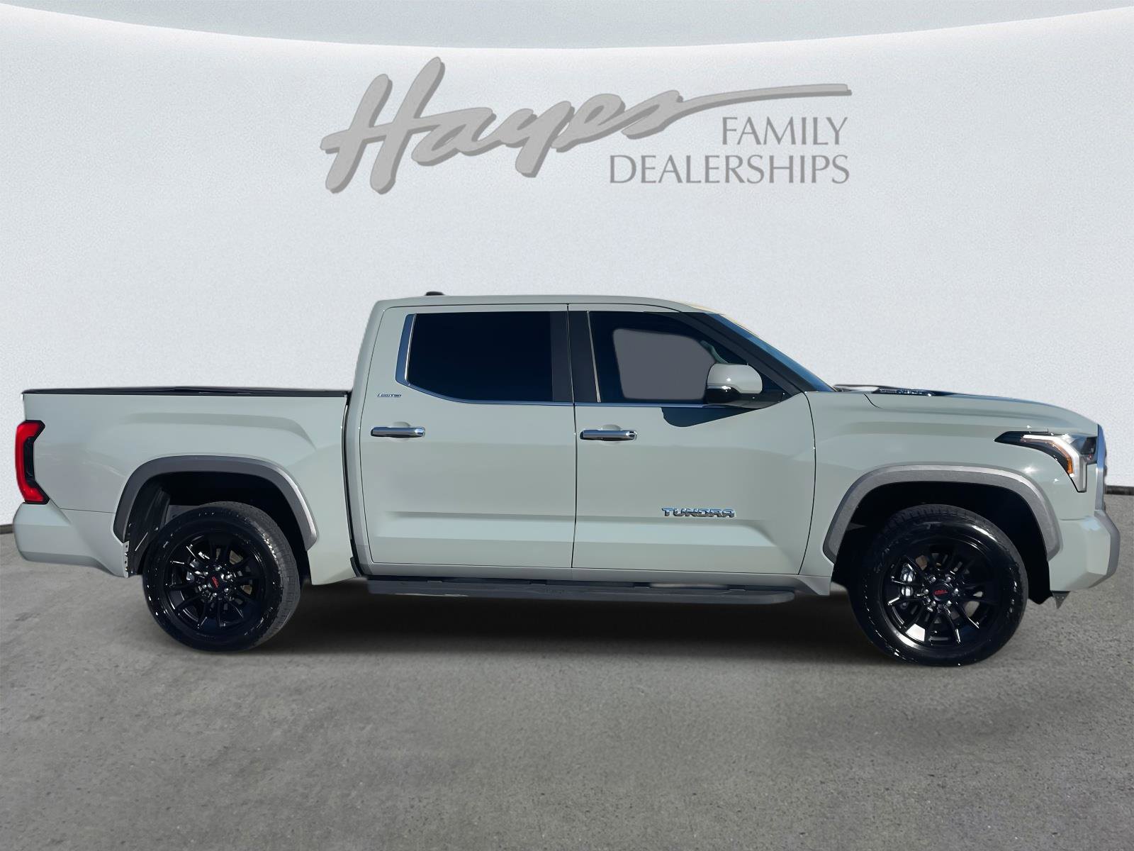 Used 2024 Toyota Tundra Limited image 35