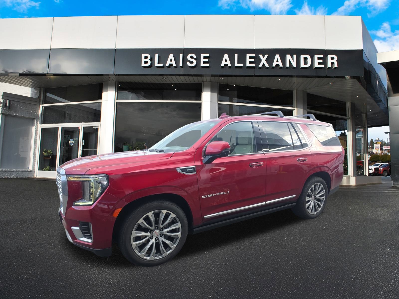 Used 2021 GMC Yukon Denali w/ Denali Ultimate Package image 9
