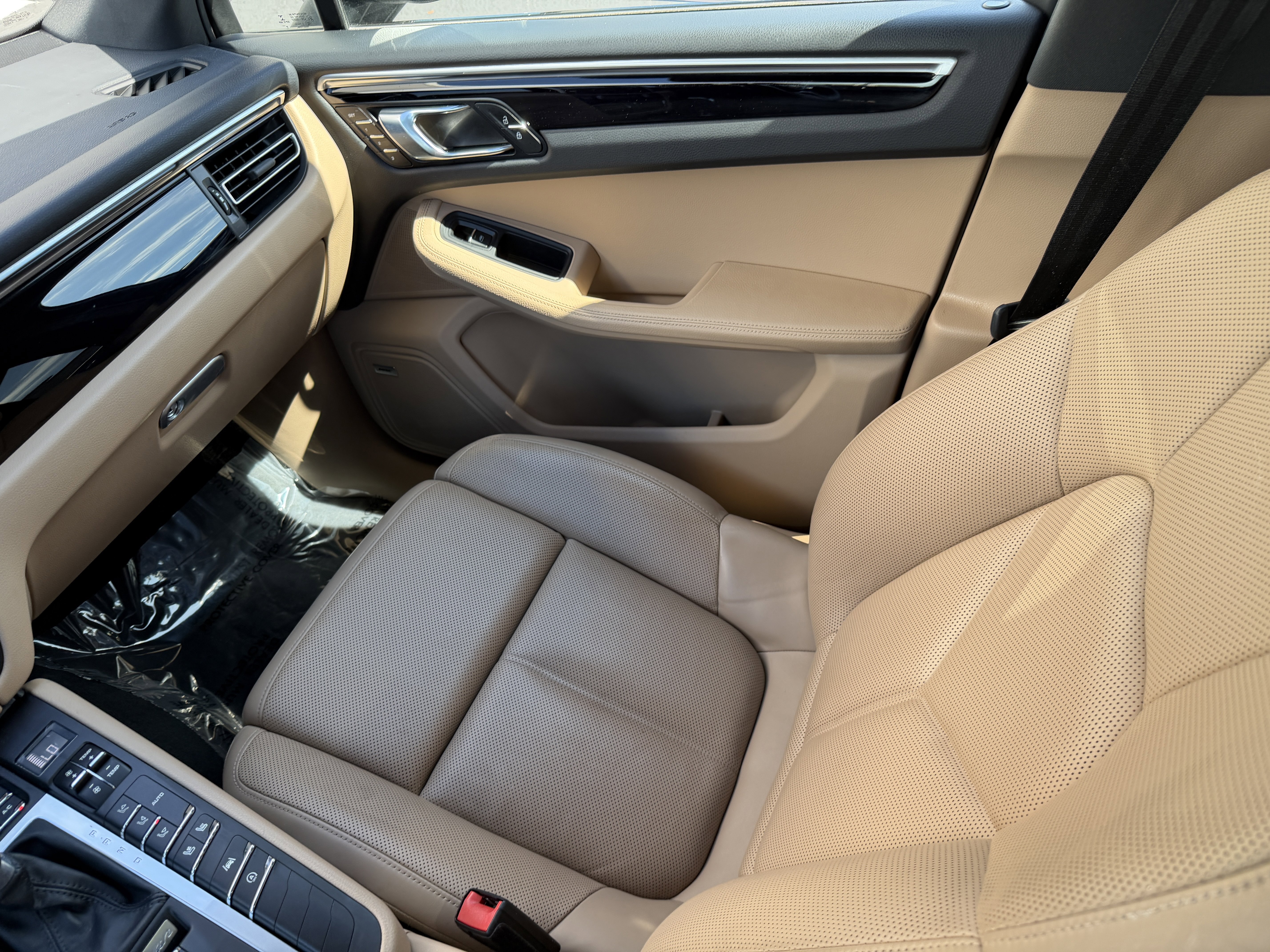 Certified 2021 Porsche Macan S image 19