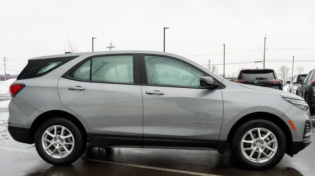 Used 2023 Chevrolet Equinox LS image 5