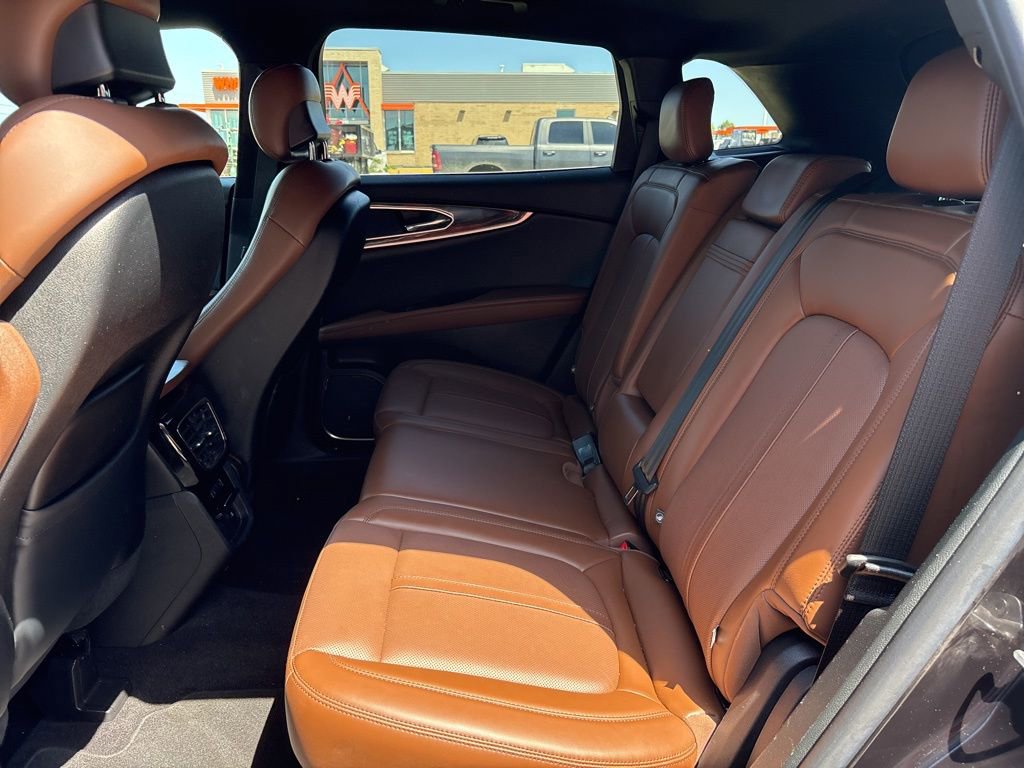 Used 2023 Lincoln Nautilus Reserve w/ Equipment Group 201A image 9