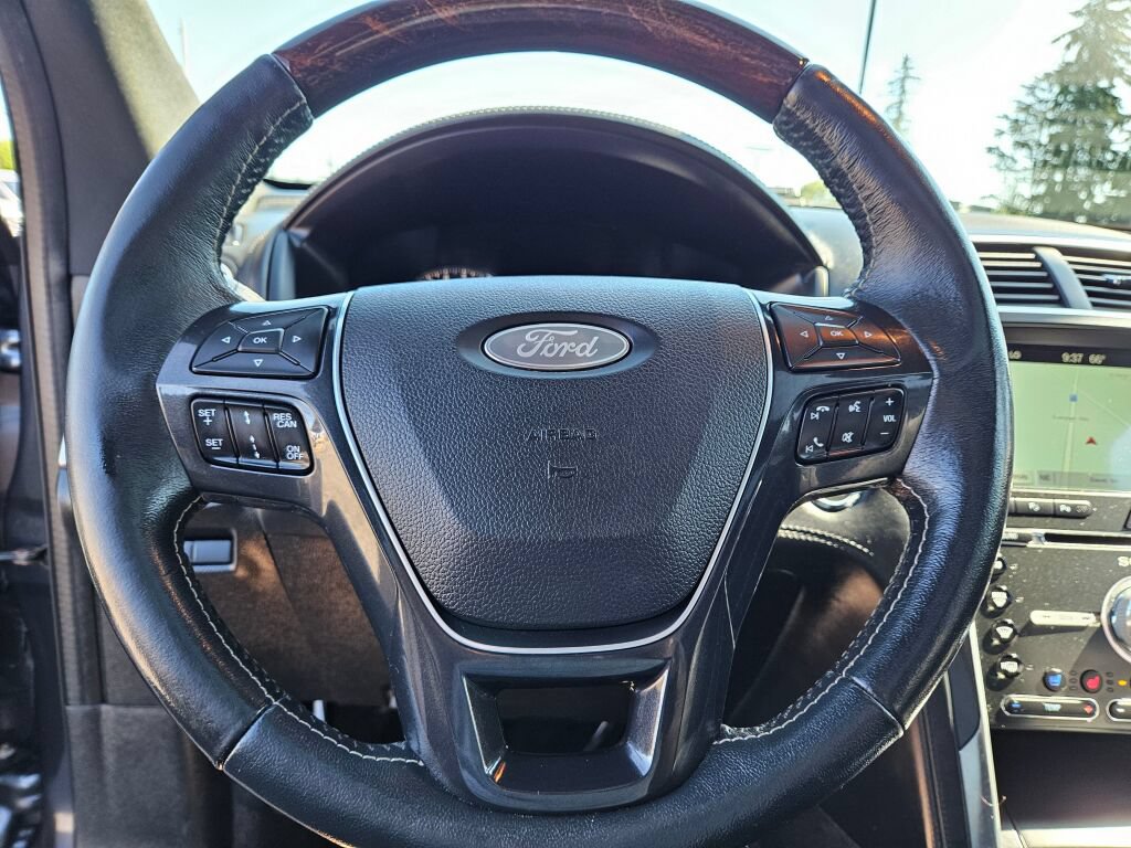 Used 2017 Ford Explorer Platinum AWD/4WD image 24