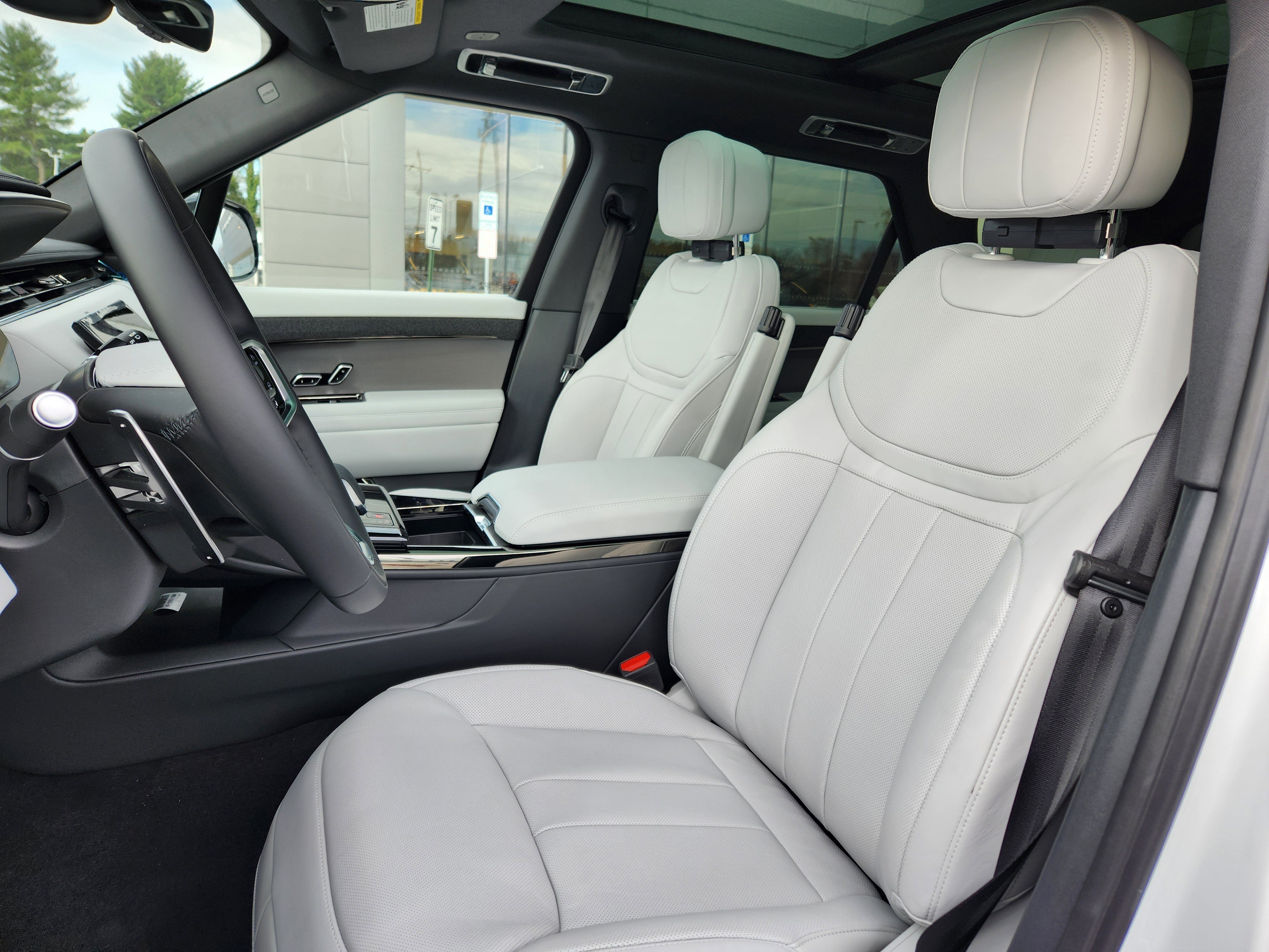 New 2026 Land Rover Range Rover Sport SE AWD/4WD image 8