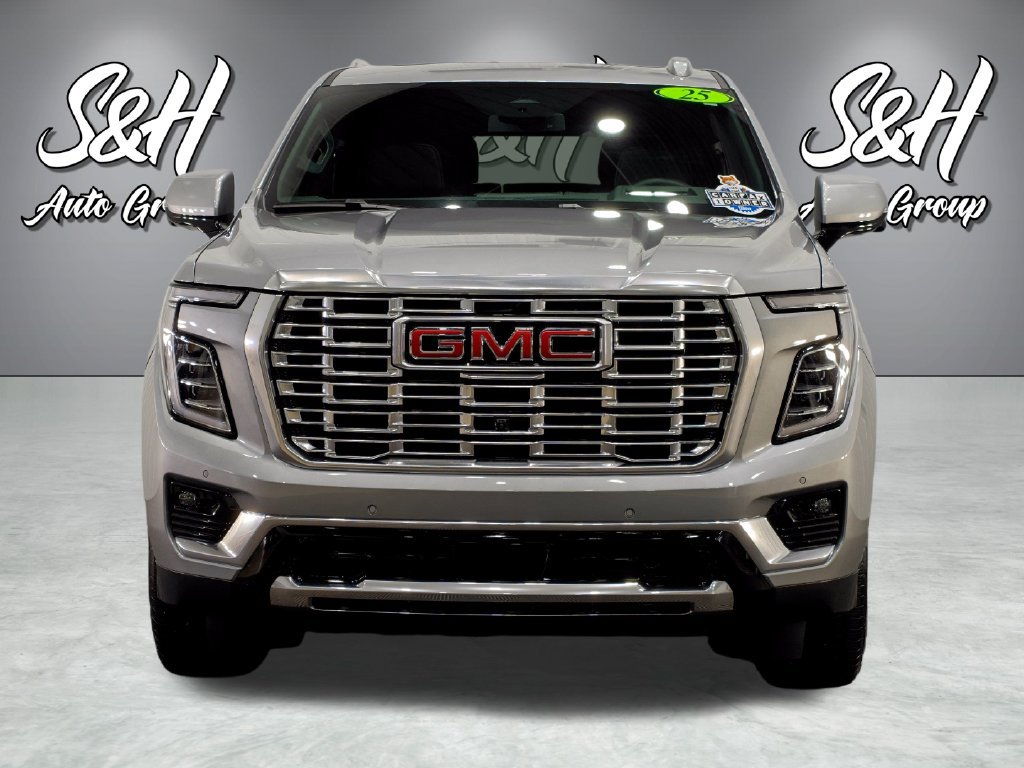 Used 2025 GMC Yukon Denali w/ Sun & Power Step Package AWD/4WD image 17