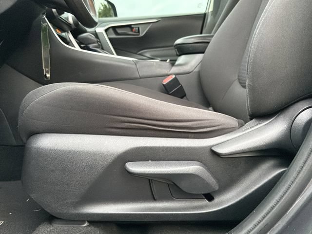 Used 2020 Toyota RAV4 LE FWD image 21