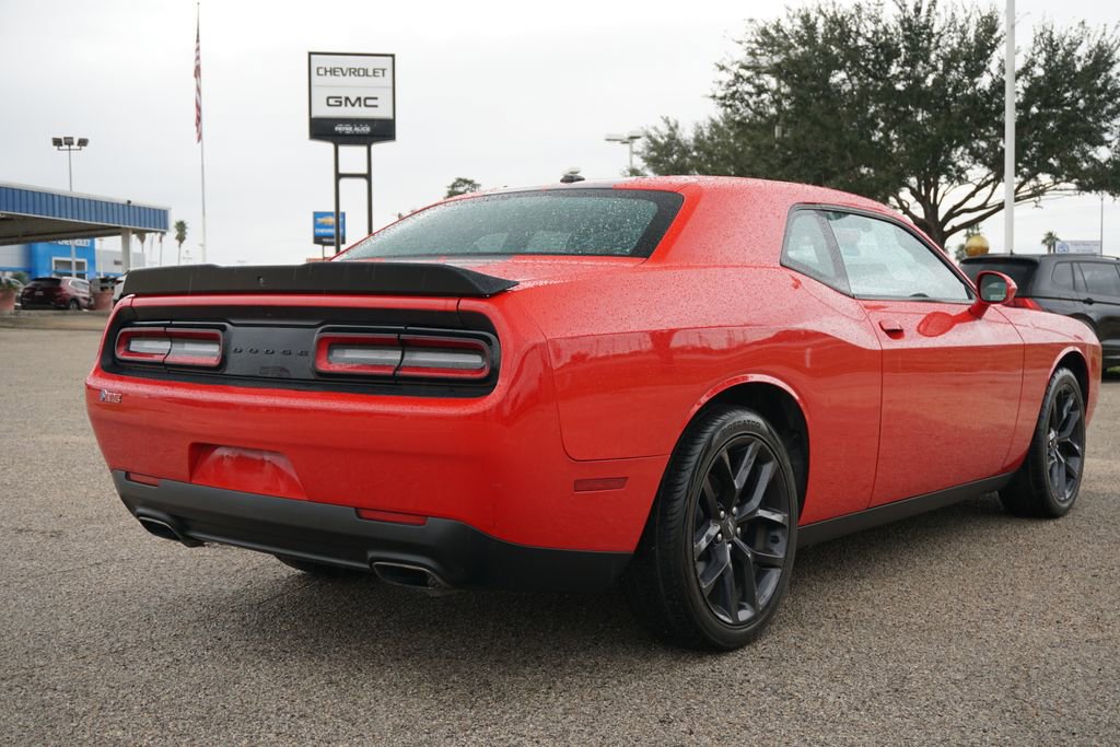 Used 2020 Dodge Challenger SXT w/ Blacktop Package image 7