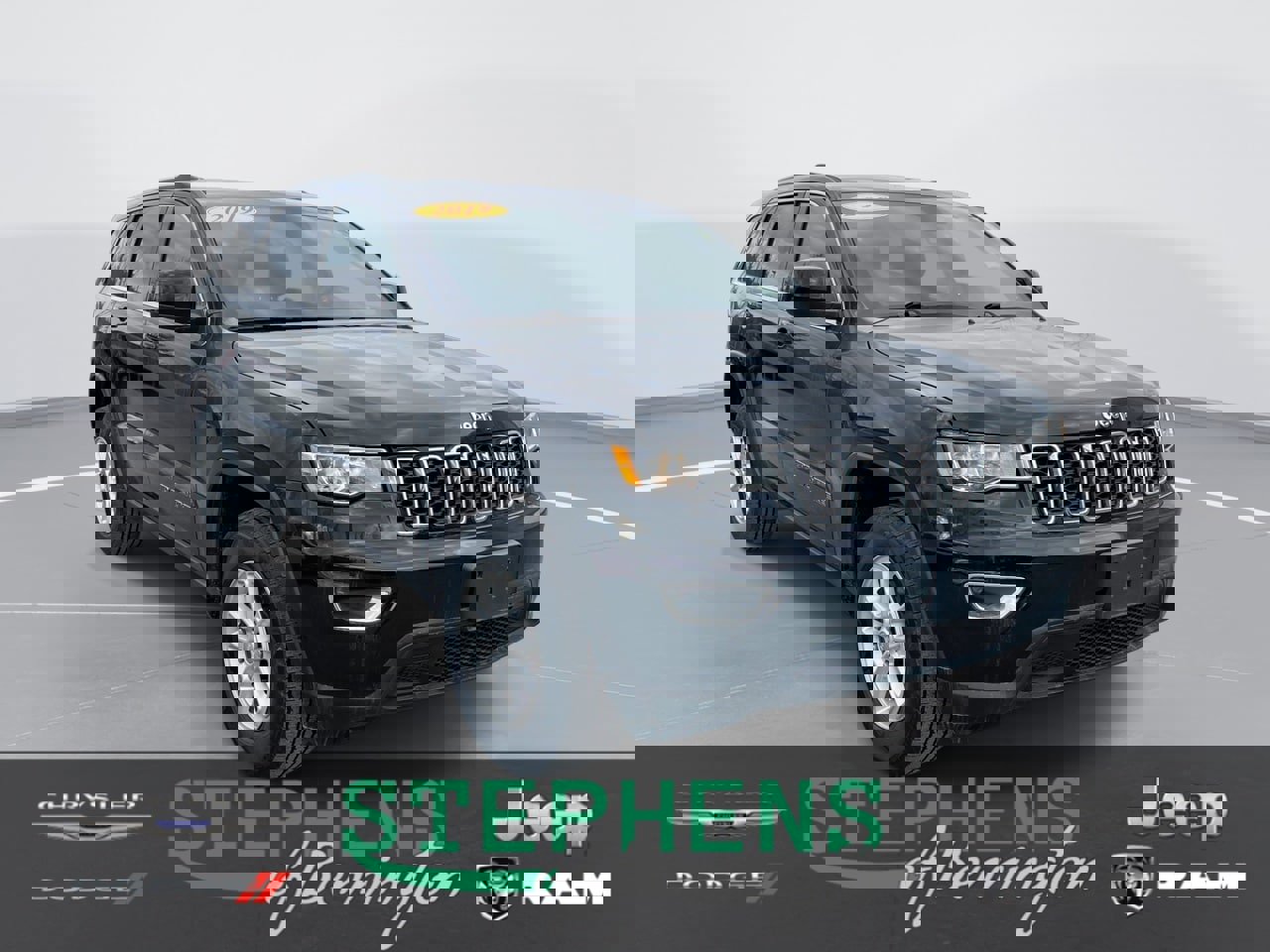 Used 2019 Jeep Grand Cherokee Laredo image 1