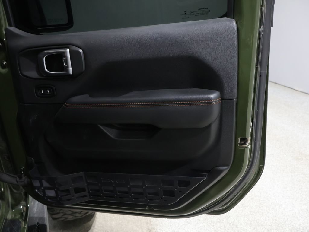 Used 2022 Jeep Gladiator Mojave w/ Cold Weather Group image 22