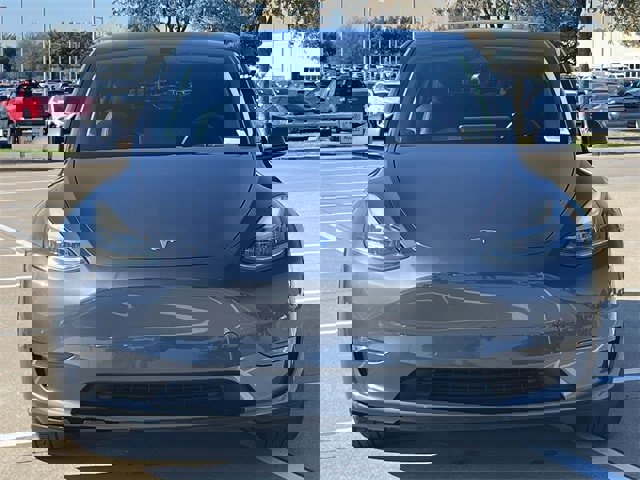 Used 2022 Tesla Model Y Long Range image 8