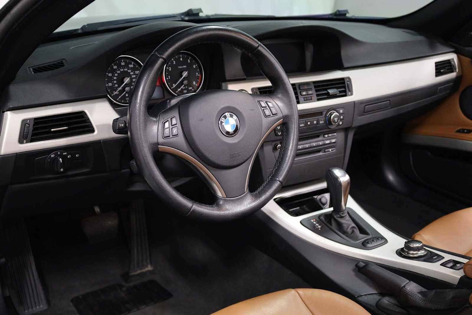 Used 2007 BMW 335i Convertible image 4