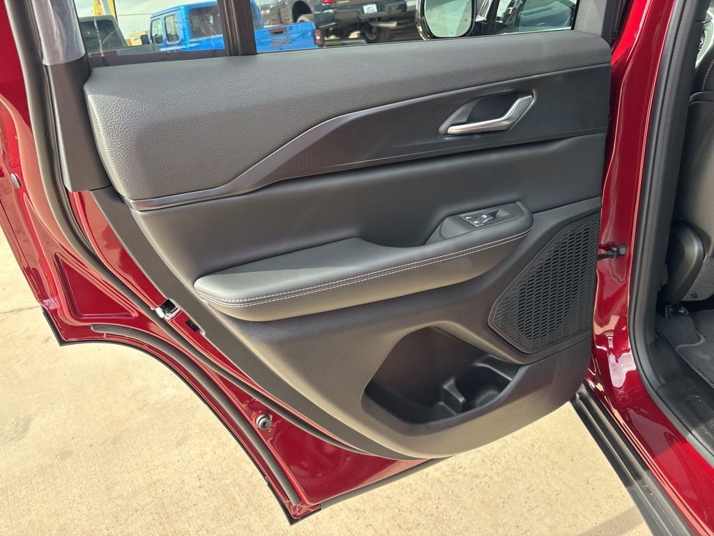 New 2025 Jeep Grand Cherokee Altitude image 17