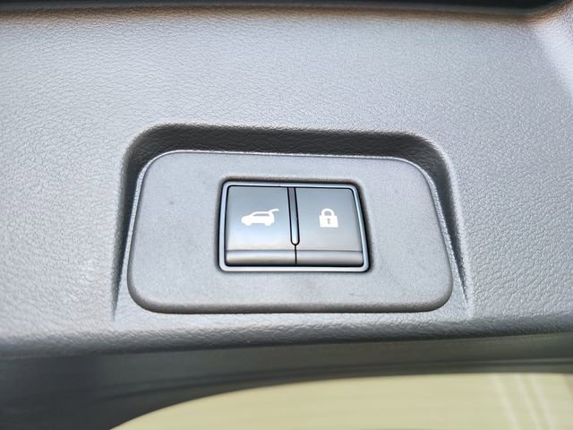 Used 2025 Nissan Rogue SV image 45