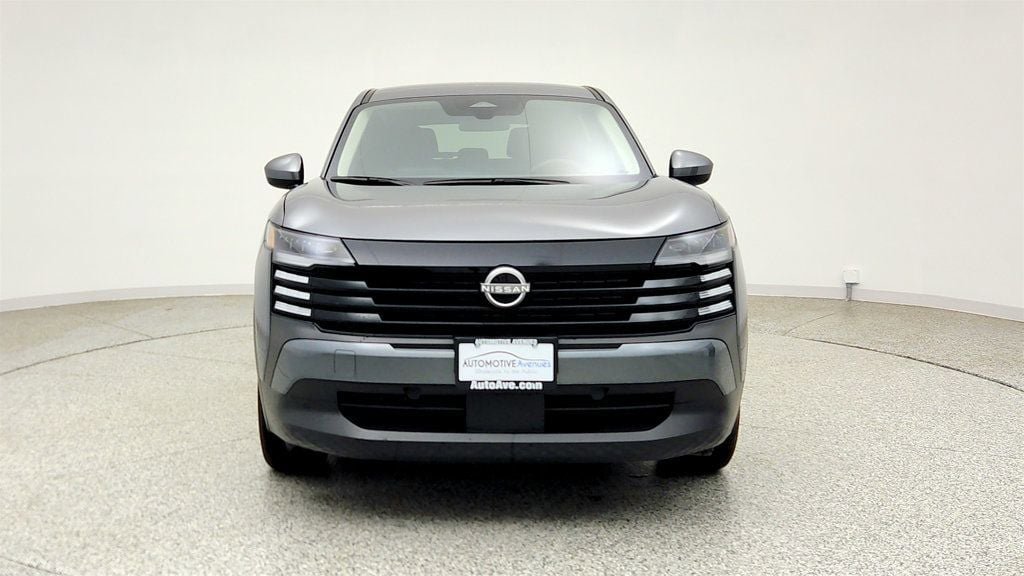 Used 2025 Nissan Kicks SV FWD image 2