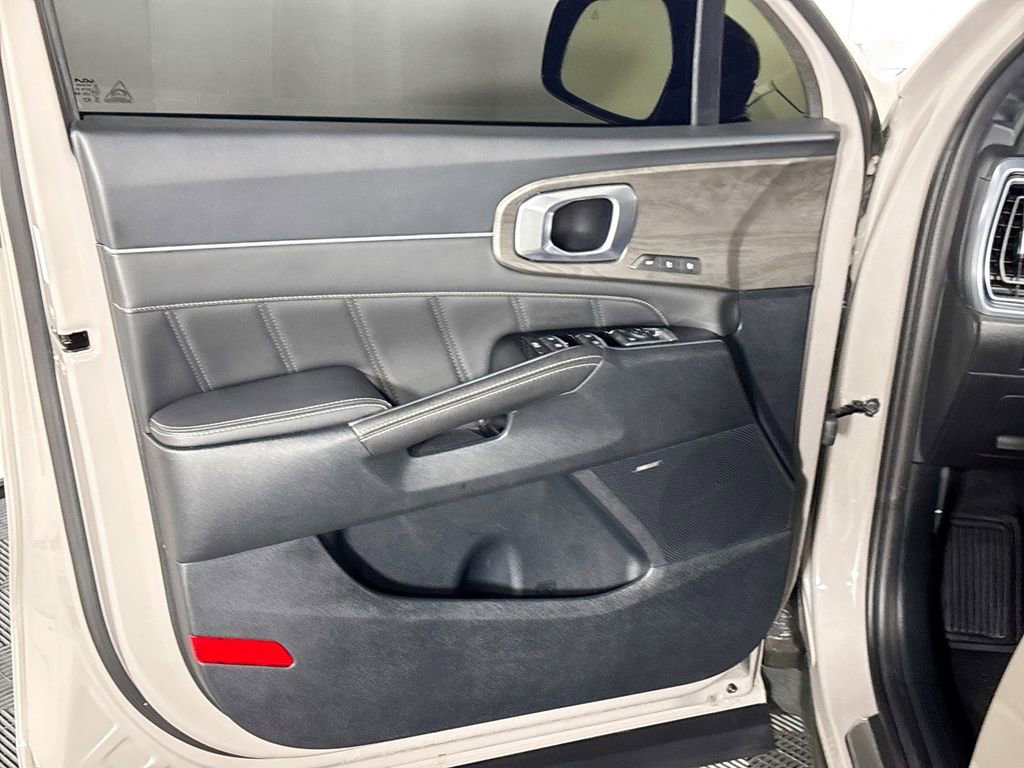 Used 2024 Kia Sorento SX Prestige image 10