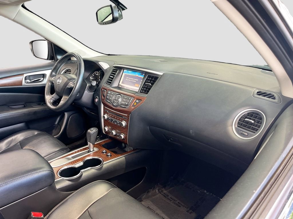 Used 2020 Nissan Pathfinder Platinum FWD image 30