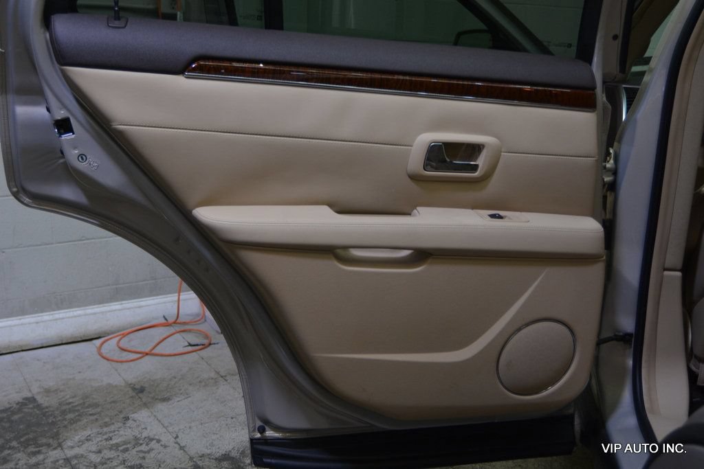 Used 2008 Cadillac SRX w/ Utility Package RWD image 9