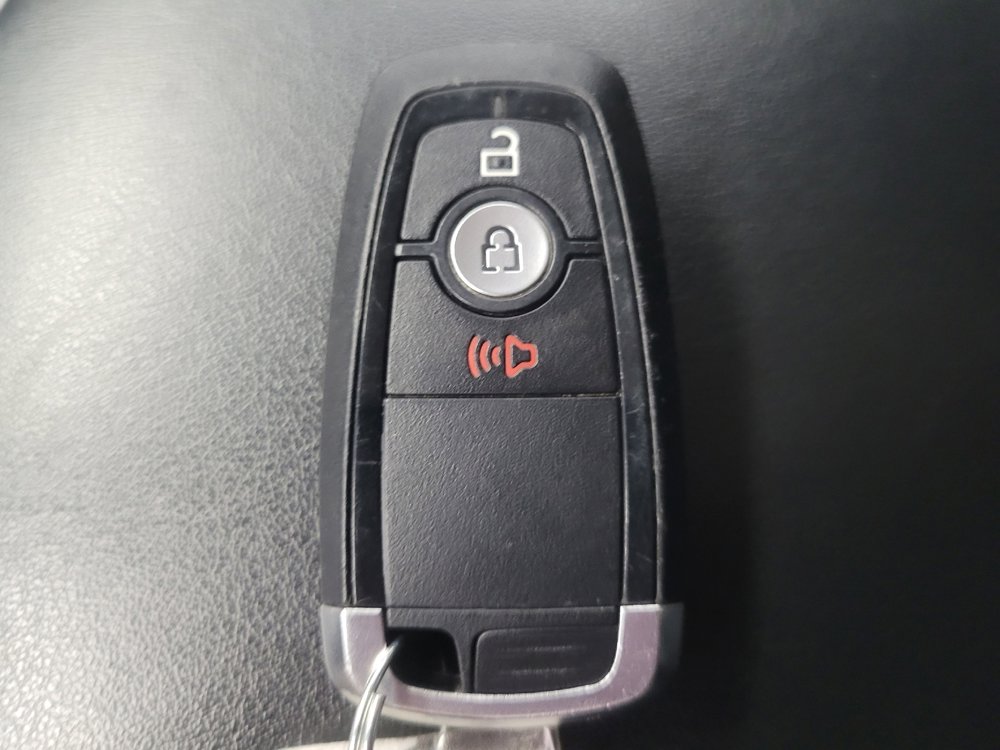 Used 2024 Ford Edge SEL image 32