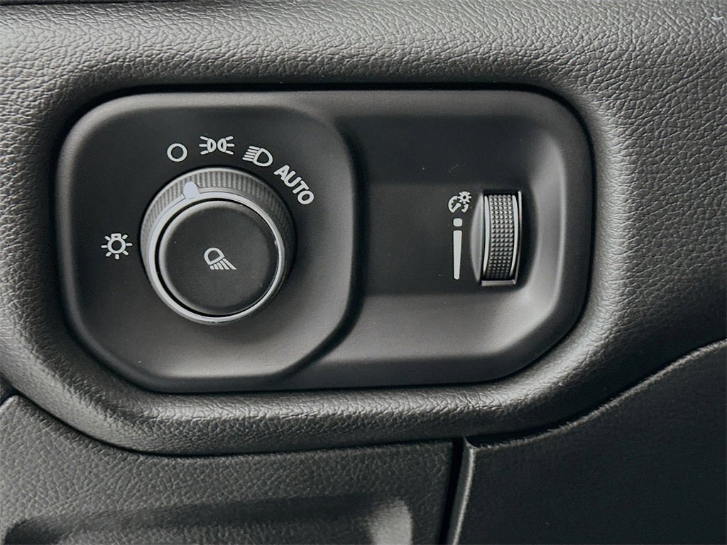 Used 2024 RAM 1500 Laramie image 17