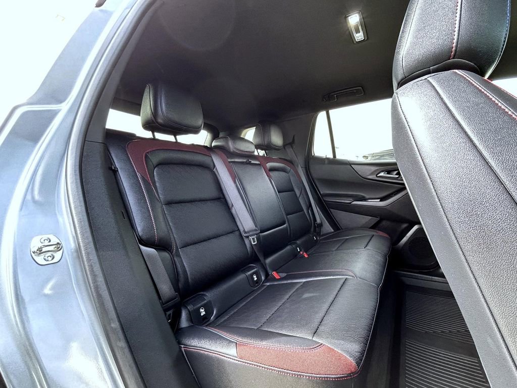 Used 2025 Chevrolet Equinox RS w/ Safety and Technology Package AWD/4WD image 18