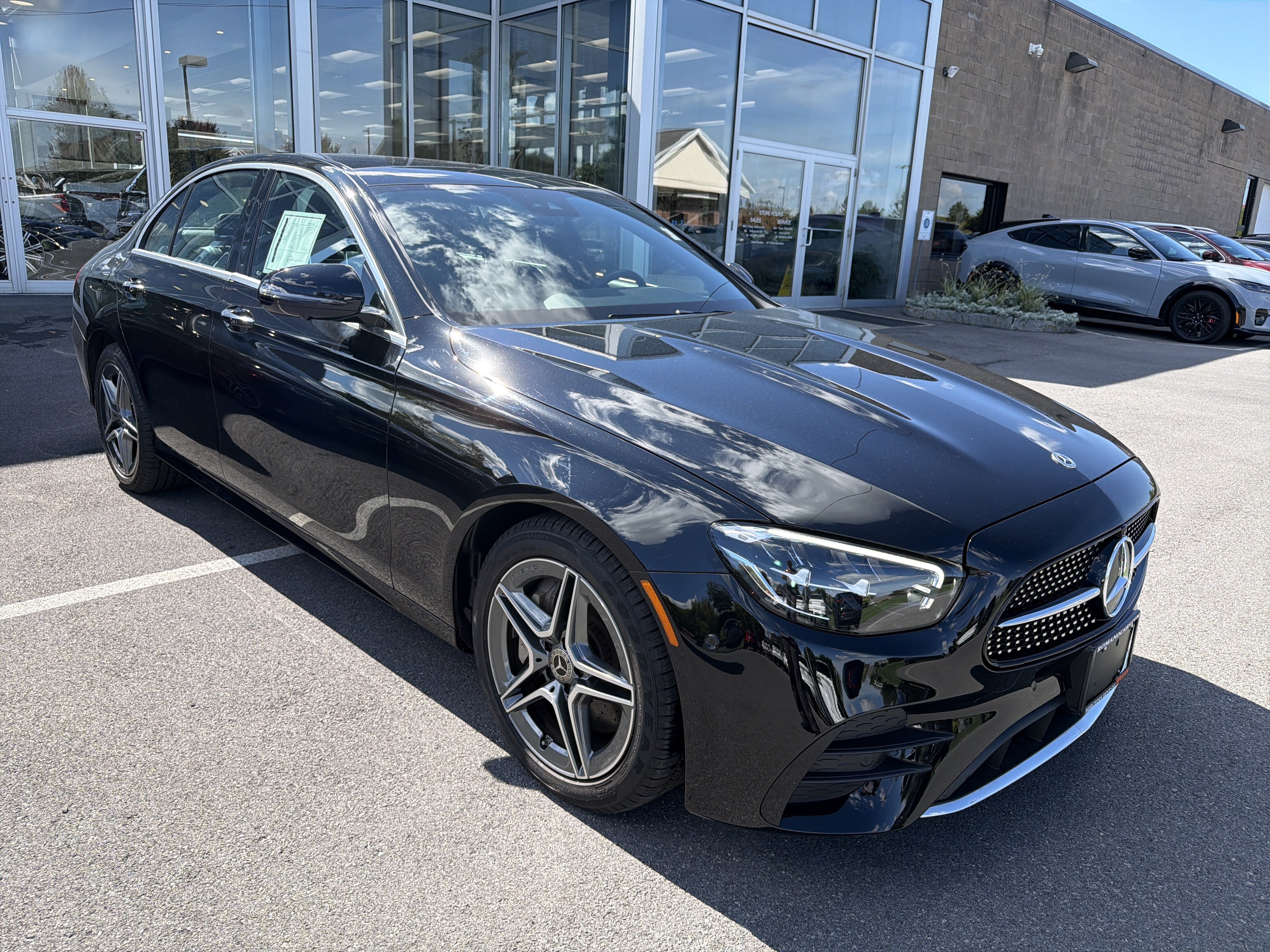Used 2023 Mercedes-Benz E 350 4MATIC Sedan image 2
