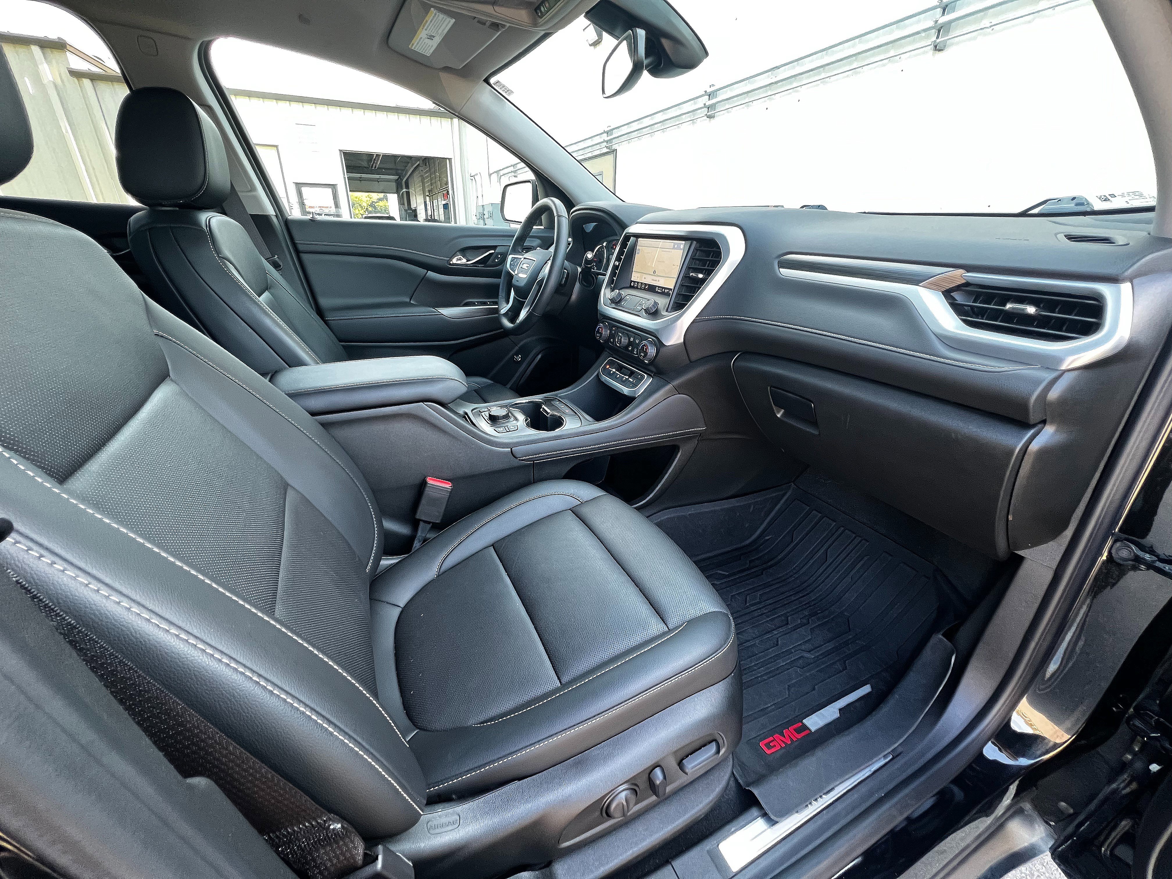 Used 2023 GMC Acadia SLT w/ Preferred Package image 28