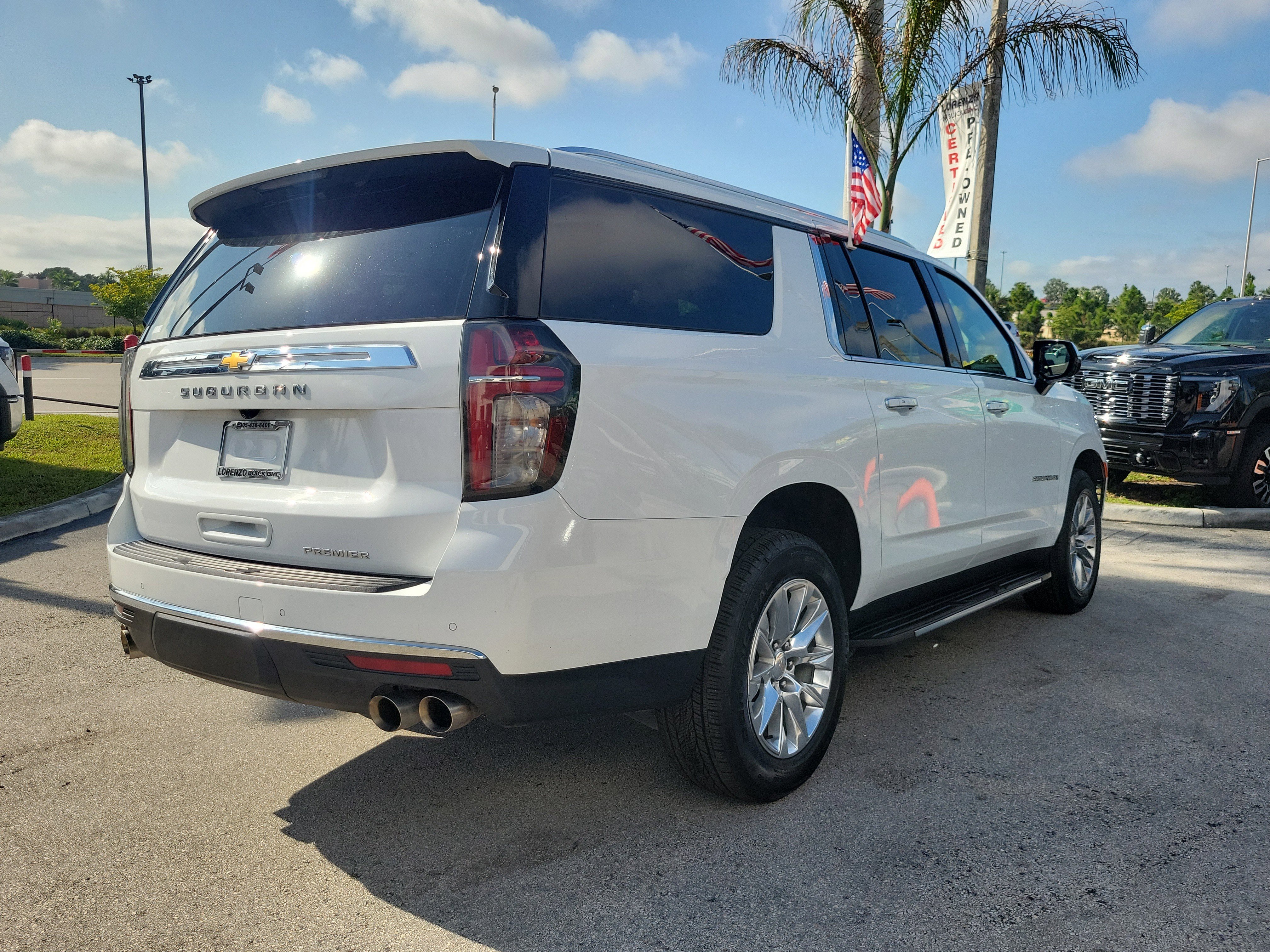 Used 2023 Chevrolet Suburban Premier image 5