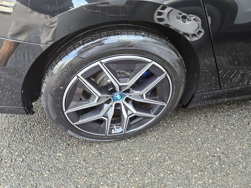 Used 2024 BMW i5 M60 w/ Premium Package image 5