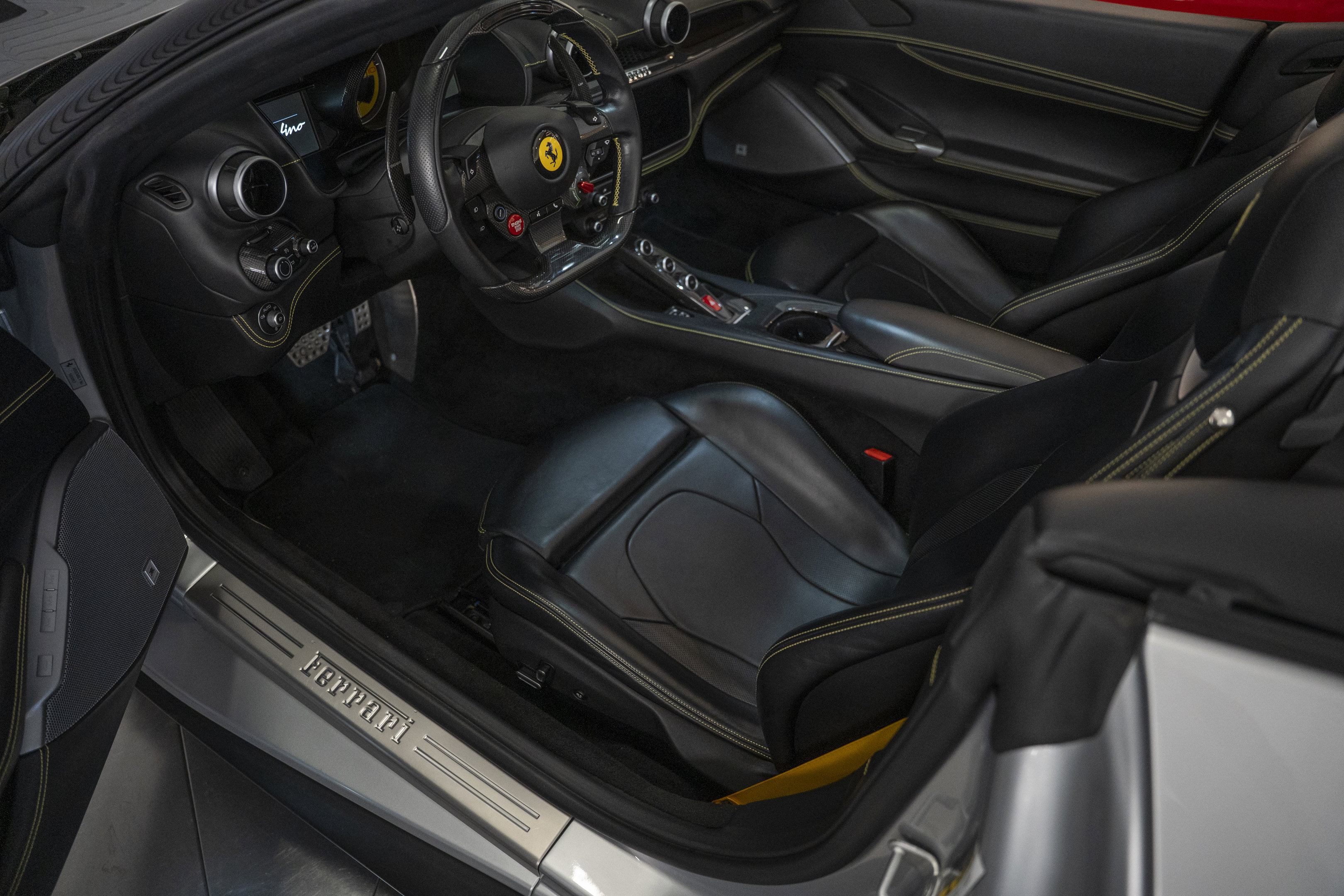Certified 2019 Ferrari Portofino image 32