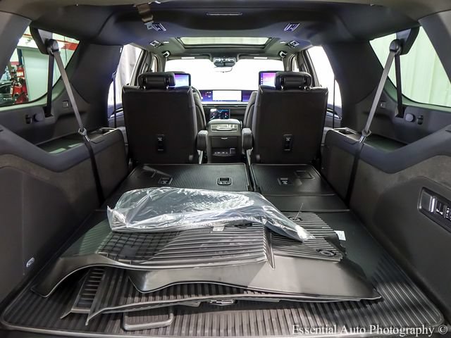 New 2026 Cadillac Escalade ESV Sport w/ LPO, ONYX Package AWD/4WD image 25