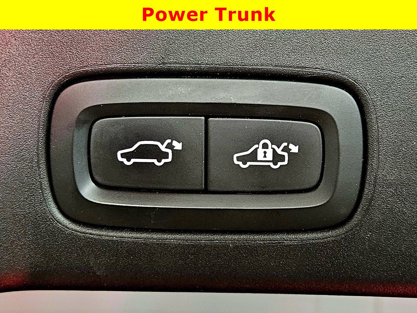 Used 2020 Volvo V90 T6 Cross Country image 31