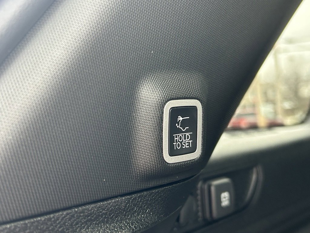 New 2025 Jeep Grand Cherokee Limited w/ Black Appearance Package image 9