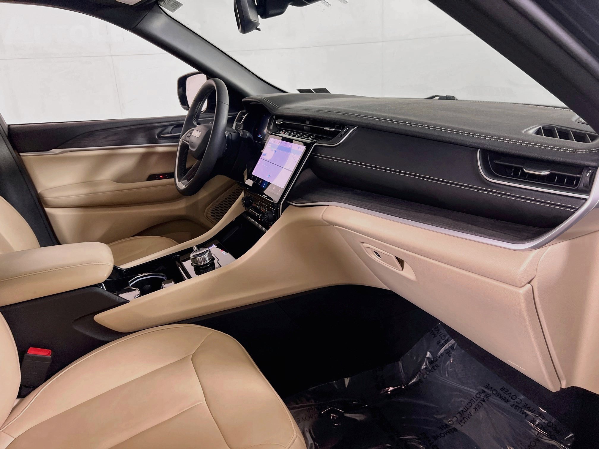 Used 2023 Jeep Grand Cherokee Limited AWD/4WD image 28