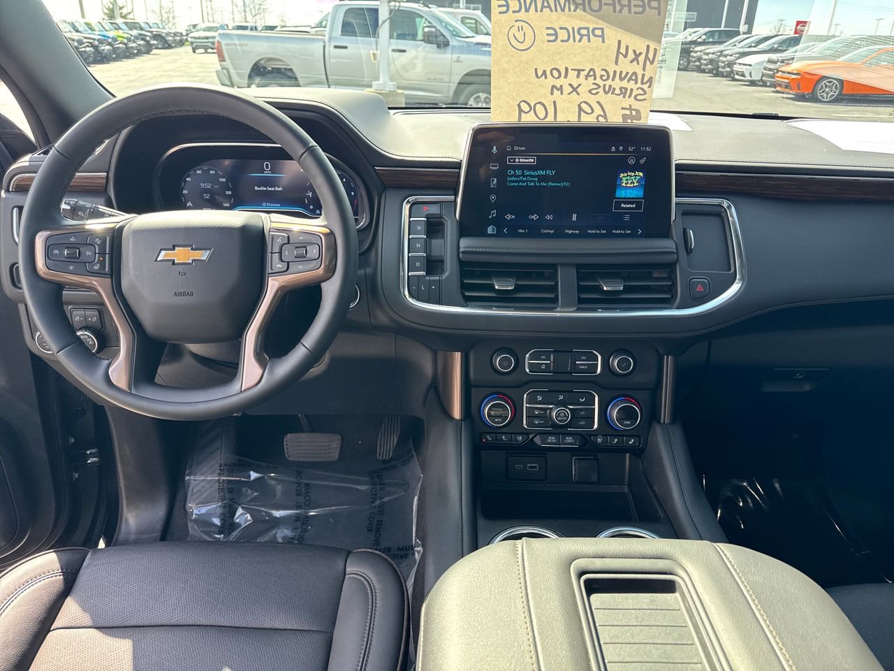 Used 2024 Chevrolet Tahoe High Country AWD/4WD image 16