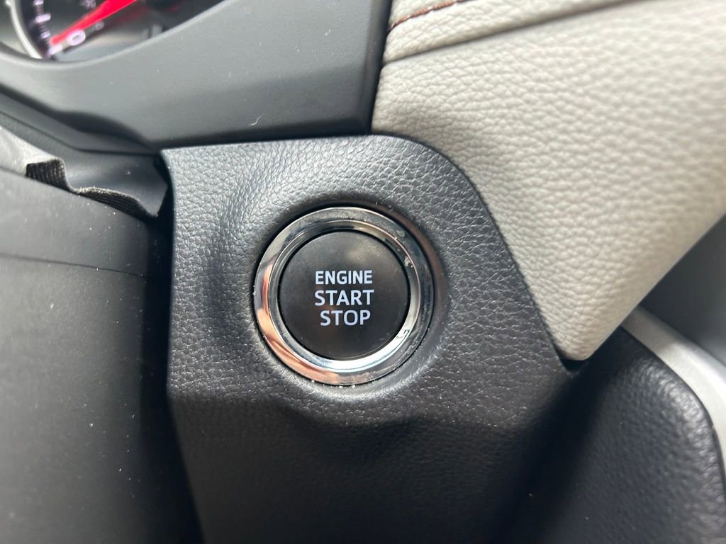 Used 2022 Toyota RAV4 XLE Premium image 12