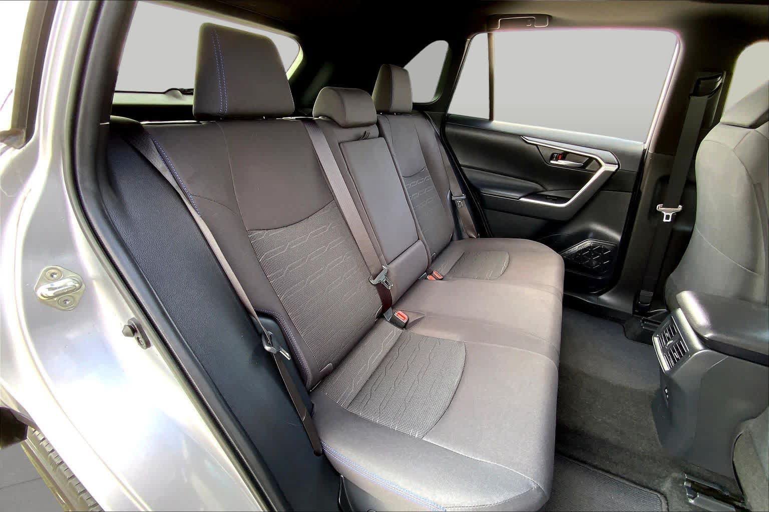 Used 2023 Toyota RAV4 SE w/ Convenience Package AWD/4WD image 19