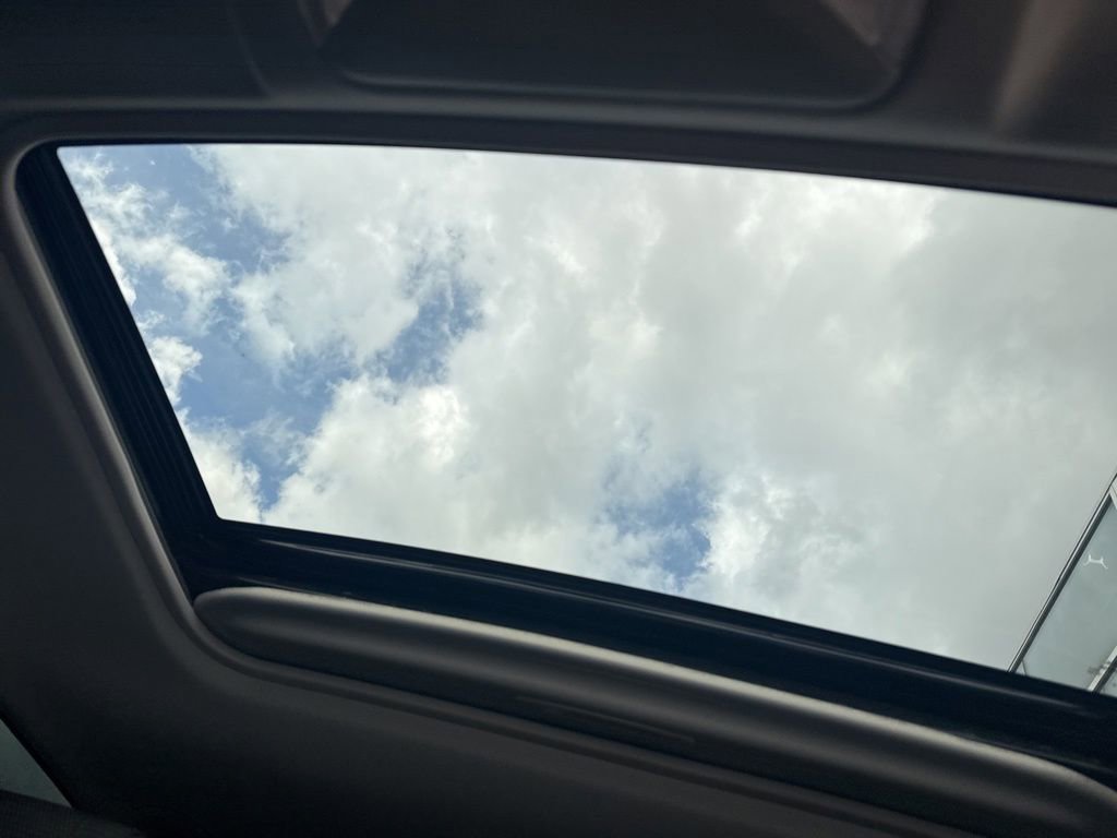 Used 2024 Toyota RAV4 XLE w/ Convenience Package image 24